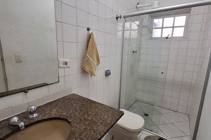Room 9 of 12