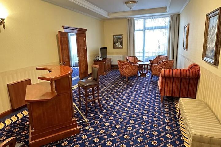 Room 41 of 143