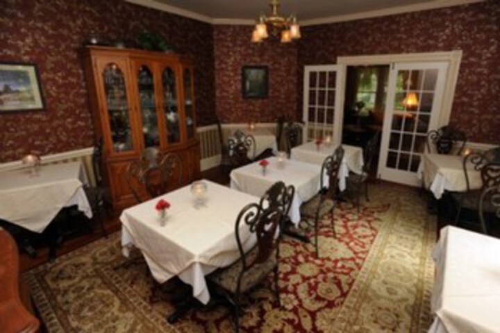 Dining 8 of 43