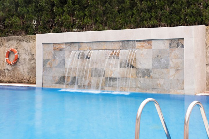Hotel Pool