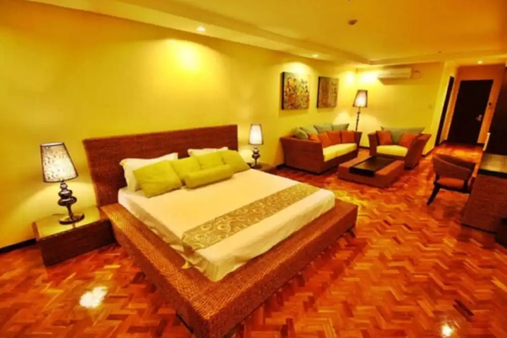 Room 4 of 22