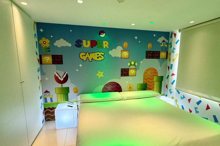 Room 16 of 36