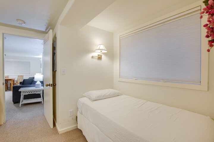 Room 55 of 231