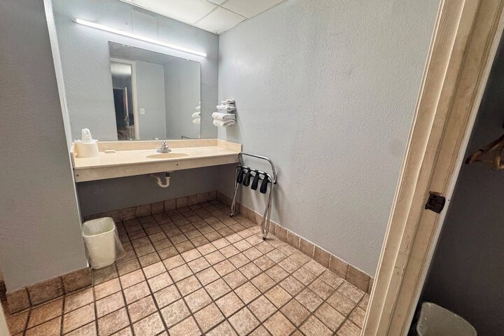 Room 65 of 91
