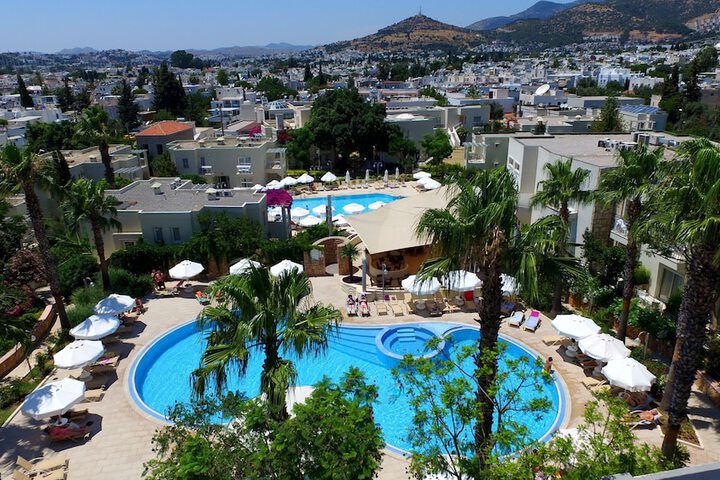 Pool Hotel