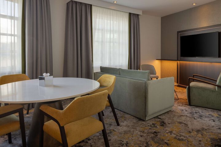 Room 26 of 177