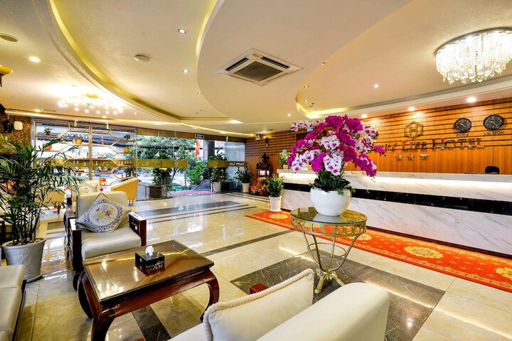 Entrance & Lobby