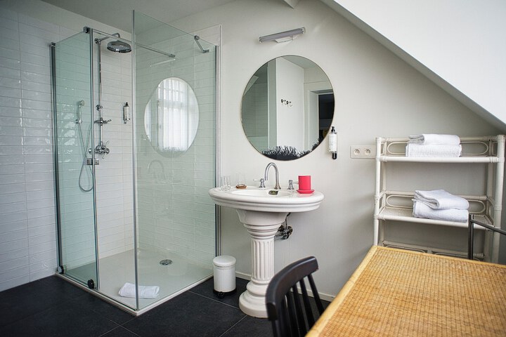 Room 13 of 67