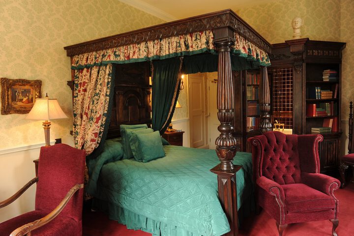 Room 44 of 157
