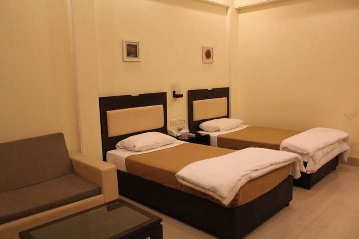 Room 5 of 11