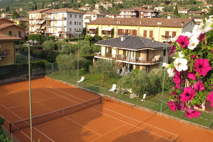 Tennis court