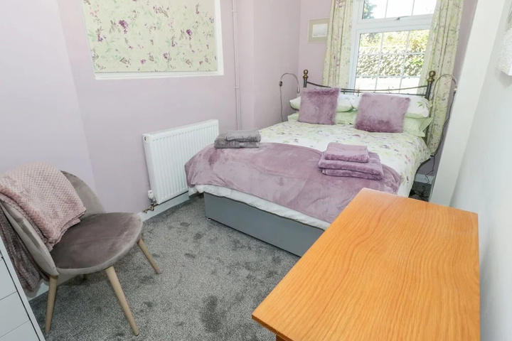 Room 5 of 14