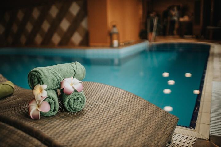 Hotel Pool