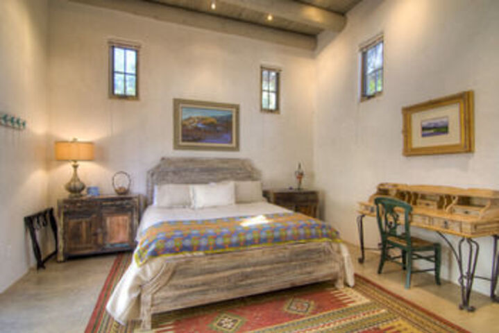 Room 8 of 24