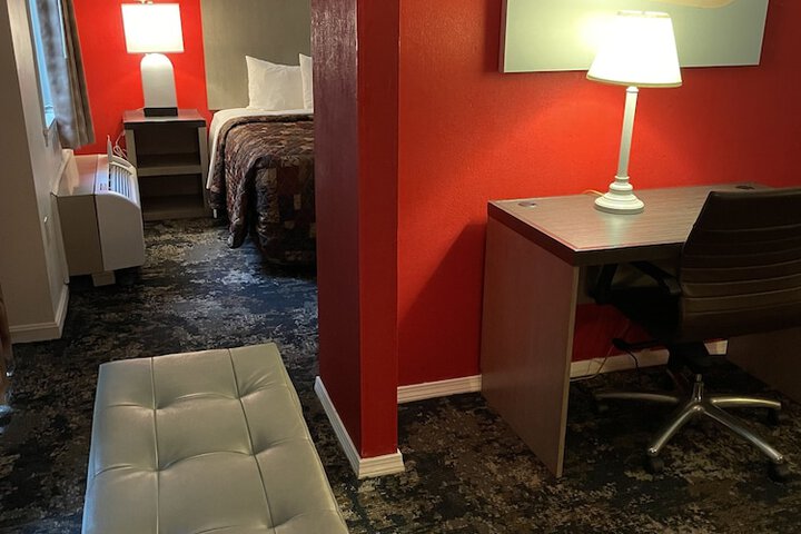 Basic Studio Suite King Bed (12 of 14)