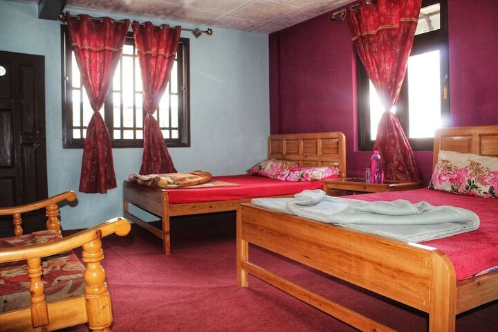 Room 2 of 10