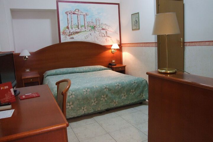 Room 6 of 21