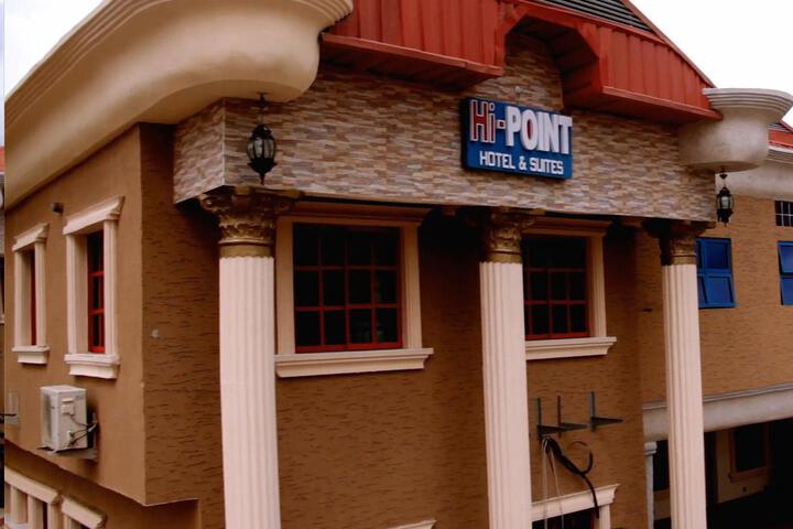Hipoint Hotel and Suites