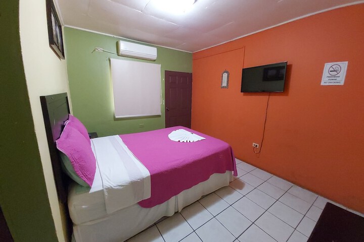 Room 5 of 25