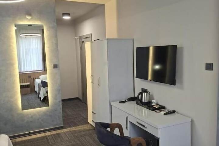 Room 4 of 55