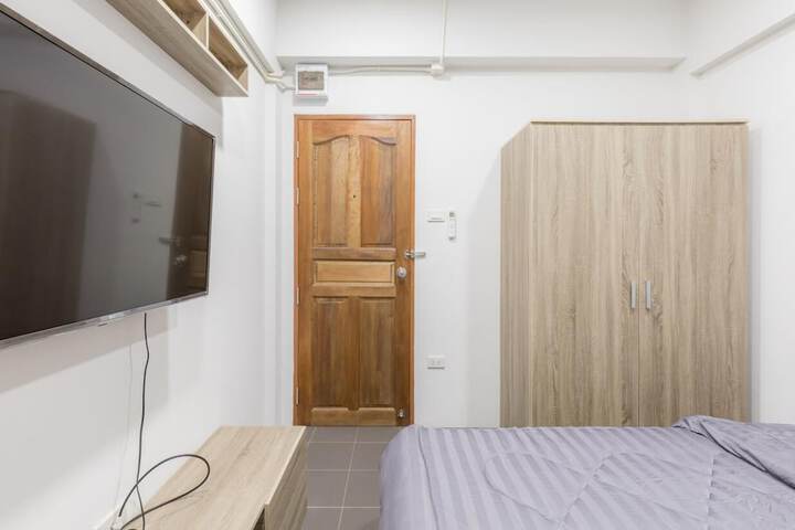 Room 8 of 34
