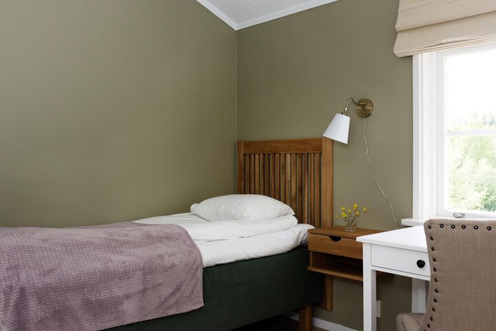 Room 11 of 40