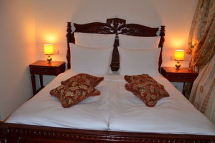 Room 10 of 42