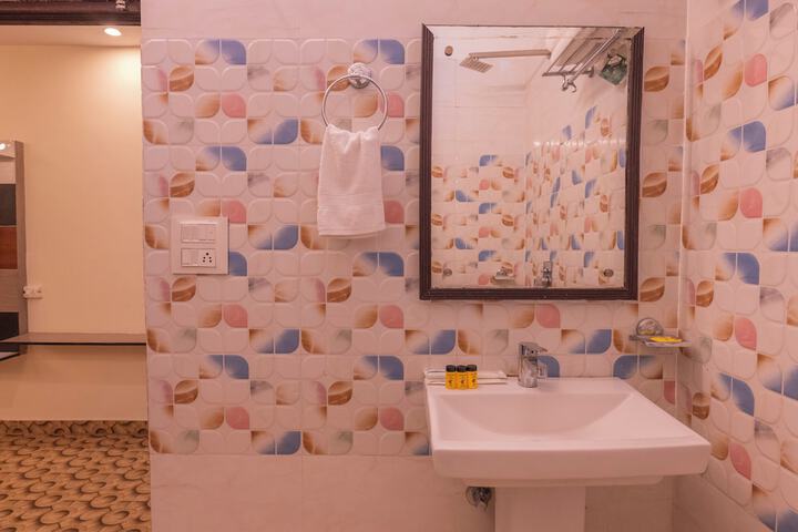 Room 30 of 114