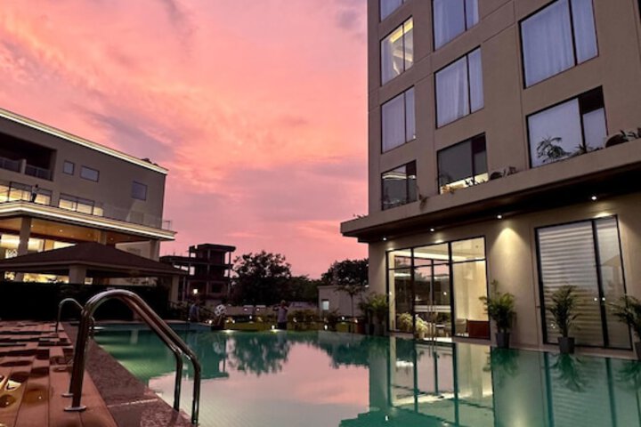 Pool 40 of 70