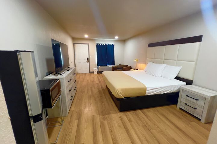 Room 9 of 20