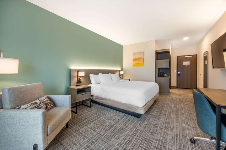 Room 11 of 29