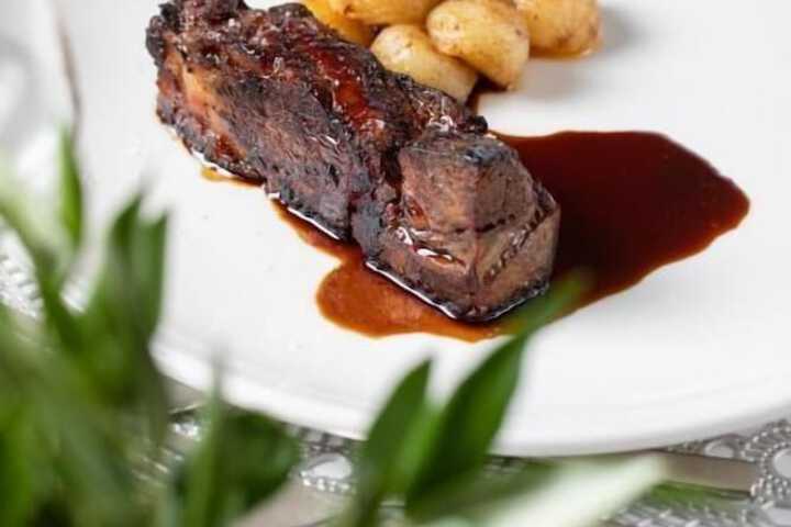 Dining 90 of 110