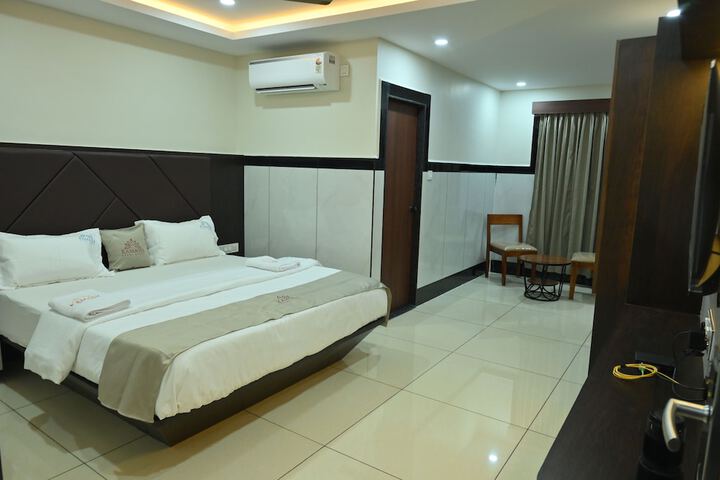 Kamath Yatri Nivas Plus