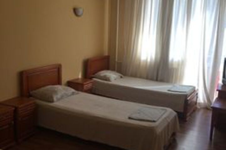 Room 10 of 25
