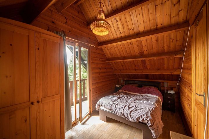 Room 4 of 40