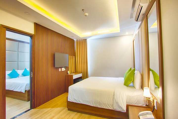 Room 4 of 50