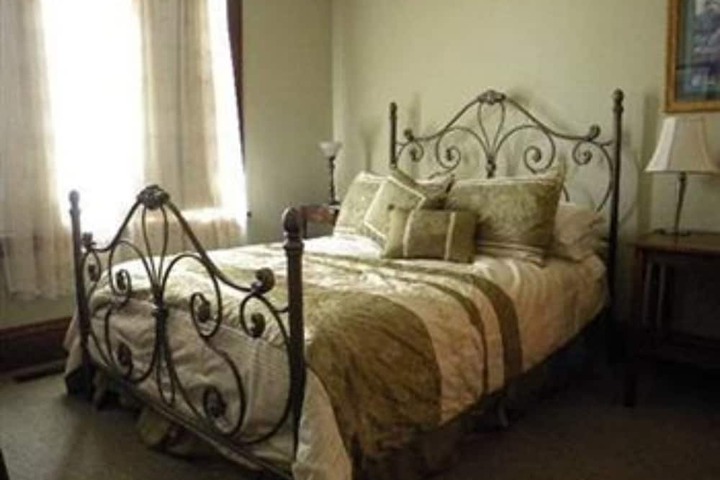 Room 10 of 15