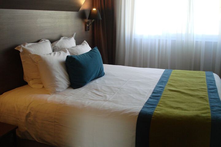 Room 12 of 32