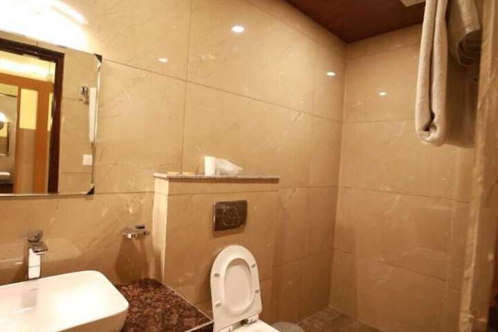 Room 15 of 21