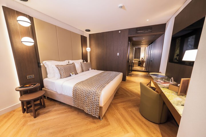 Room 41 of 200