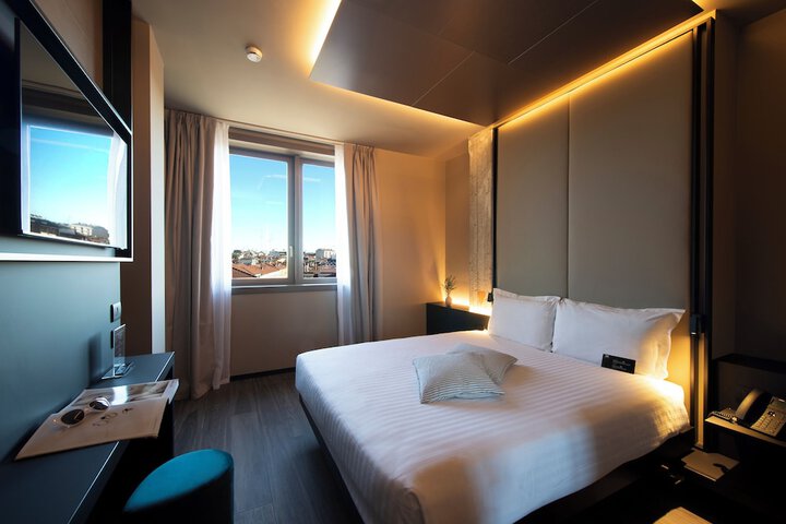 Room 20 of 34