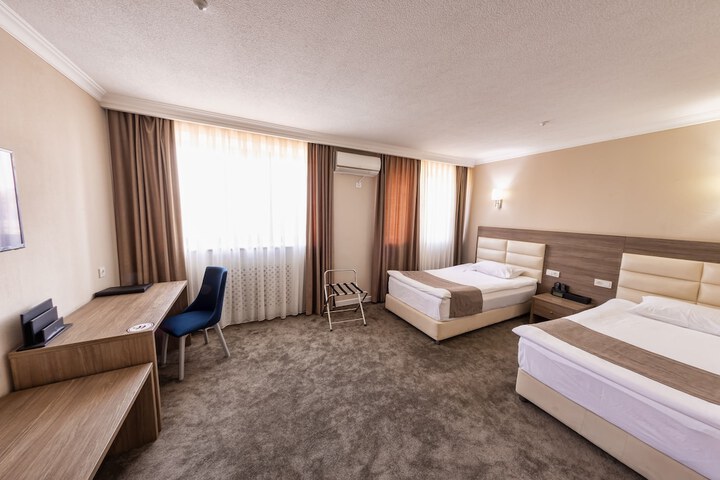 Room 12 of 35