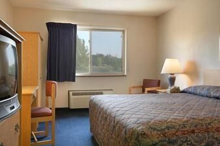 Room 15 of 26