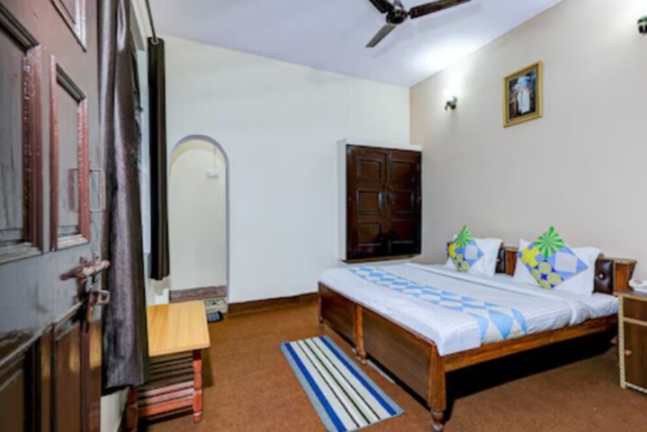 Room 8 of 15