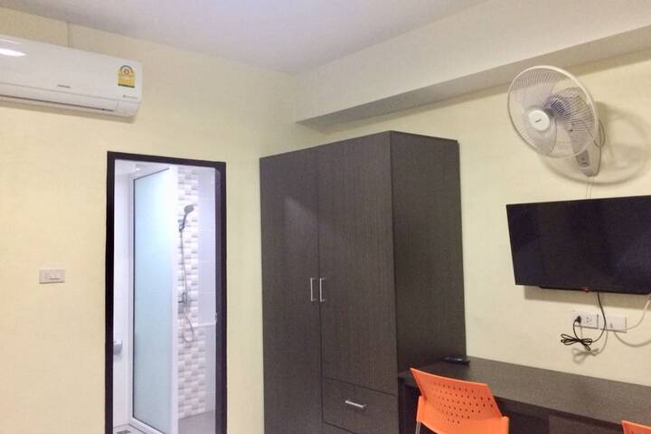 Room 11 of 24