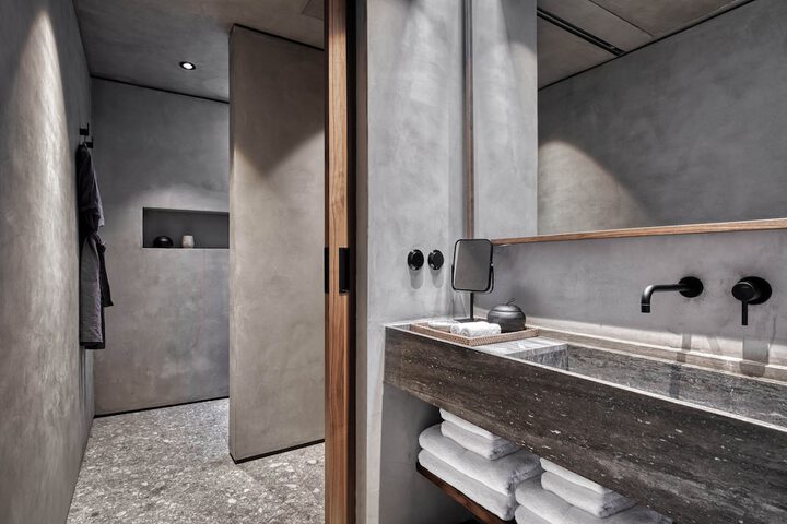 Room 52 of 57