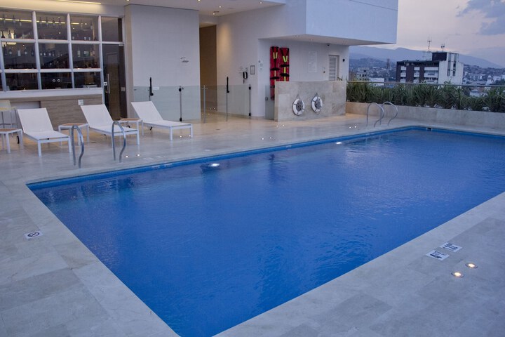 Pools & Facilities