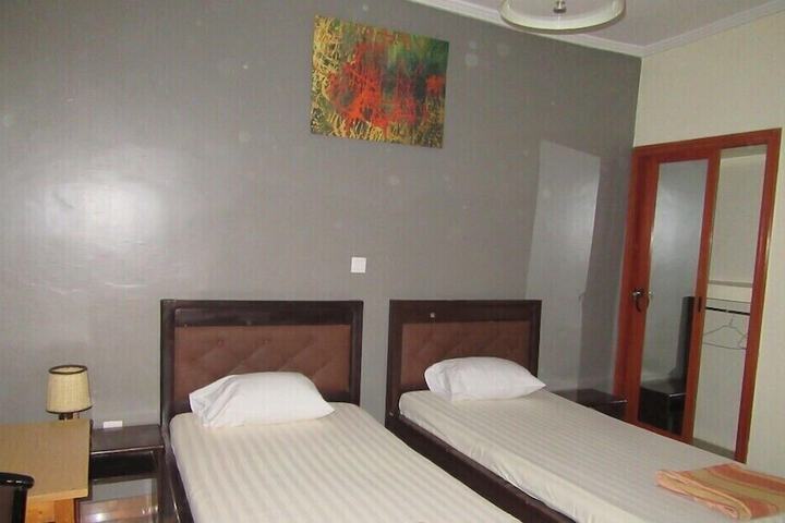 Room 10 of 45