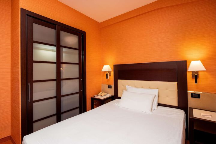 Room 14 of 53