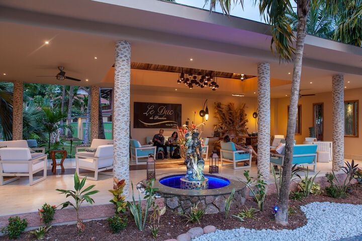 Hotel Exterior 113 of 131